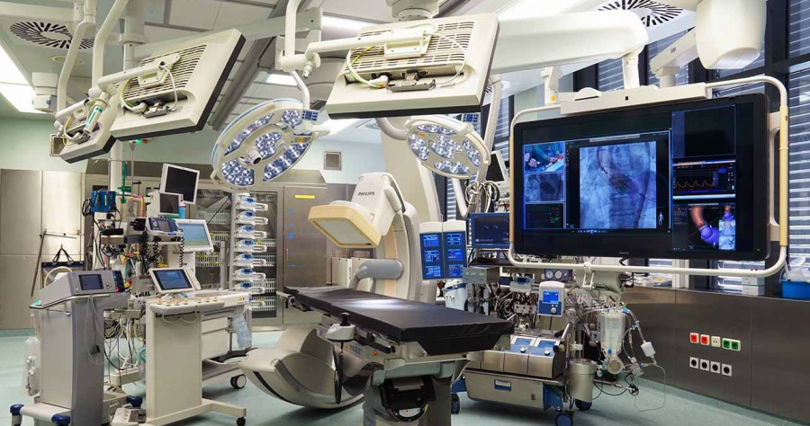 German Heart Center Berlin Hybrid Operation room.jpg